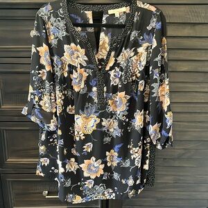 Lightweight mixed print top